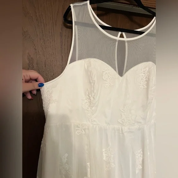 NWT Torrid Special Occasion Ivory Embroidered Hi-Lo
Dress Size 24 Wedding Bridal - Picture 5 of 16